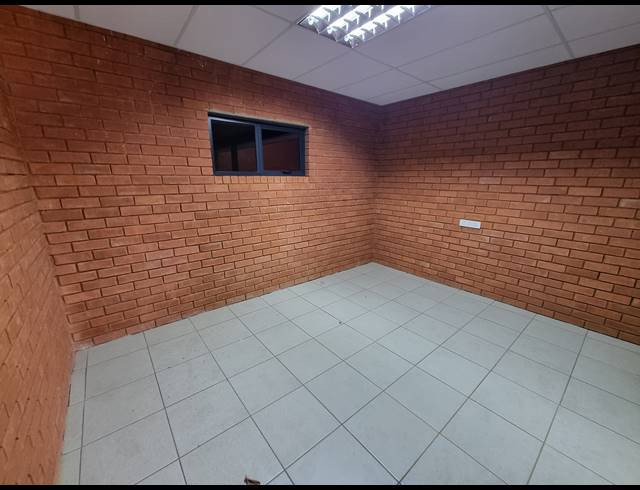 432M² WAREHOUSE TO LET IN ORMONDE